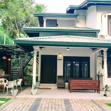 Villa Senan - 2 Apartments - มิริสซา ภายนอก รูปภาพ