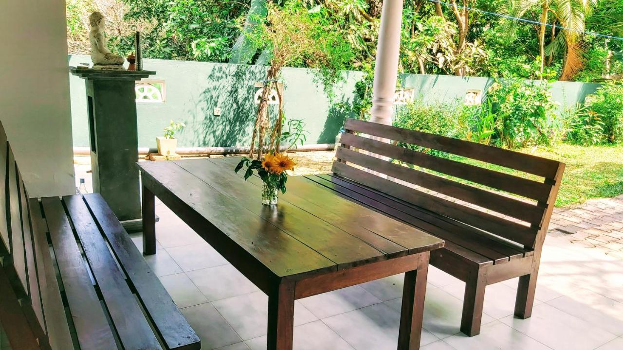 Villa Senan - 2 Apartments - มิริสซา ภายนอก รูปภาพ