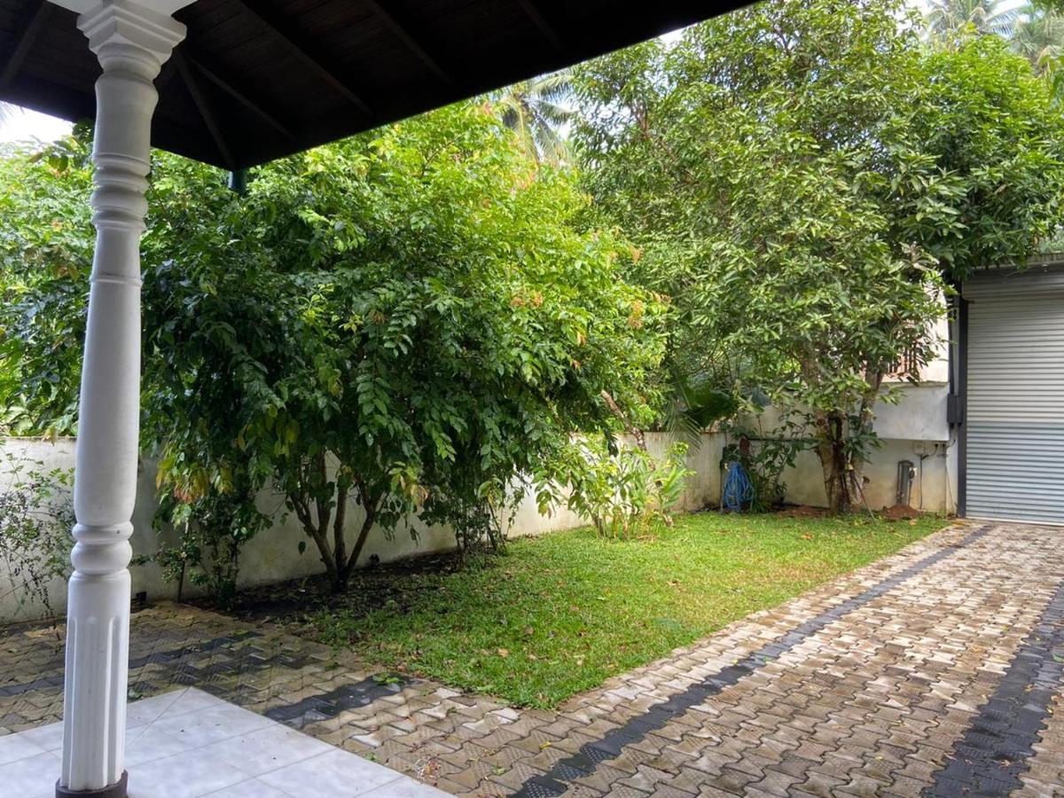 Villa Senan - 2 Apartments - มิริสซา ภายนอก รูปภาพ