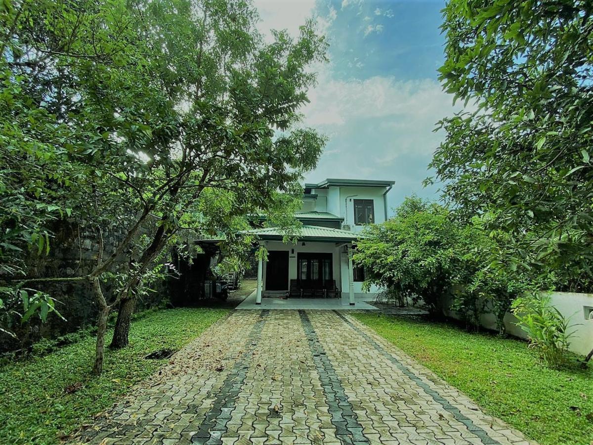 Villa Senan - 2 Apartments - มิริสซา ภายนอก รูปภาพ